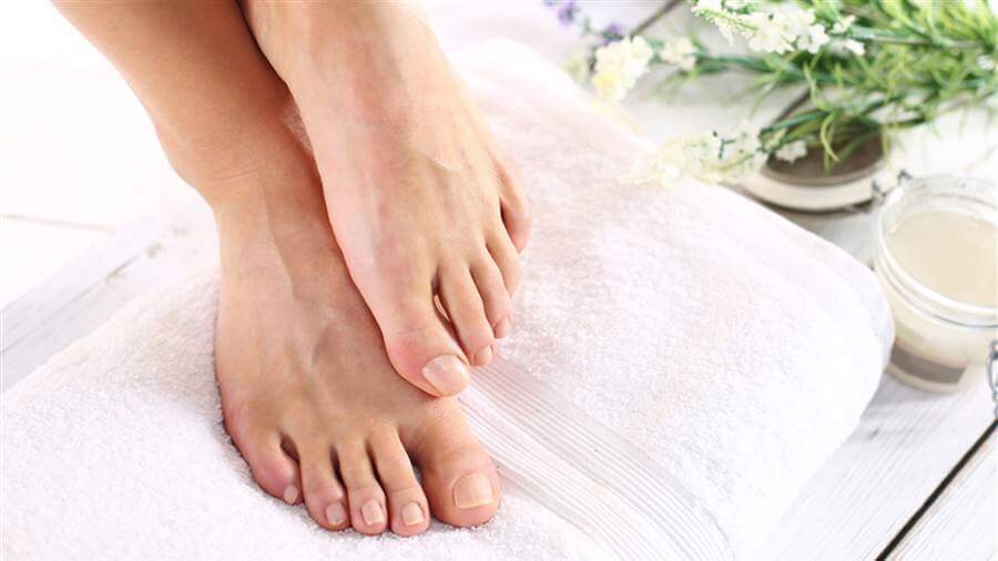 A lábujjak közötti bőrkezelés. 7 természetes lábgombaölő megoldás - Egészség | Femina